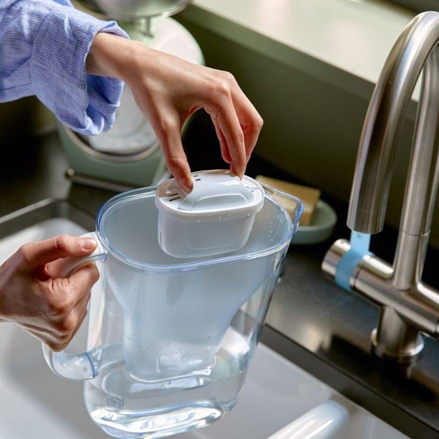 Les carafes filtrantes purifient-elles vraiment l'eau du robinet ?